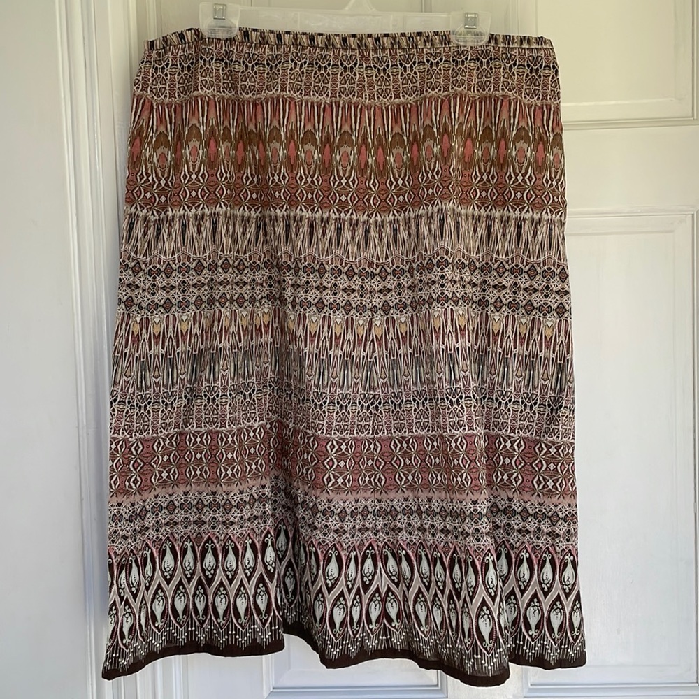 Liz Claiborne, 14P, beige patterned skirt